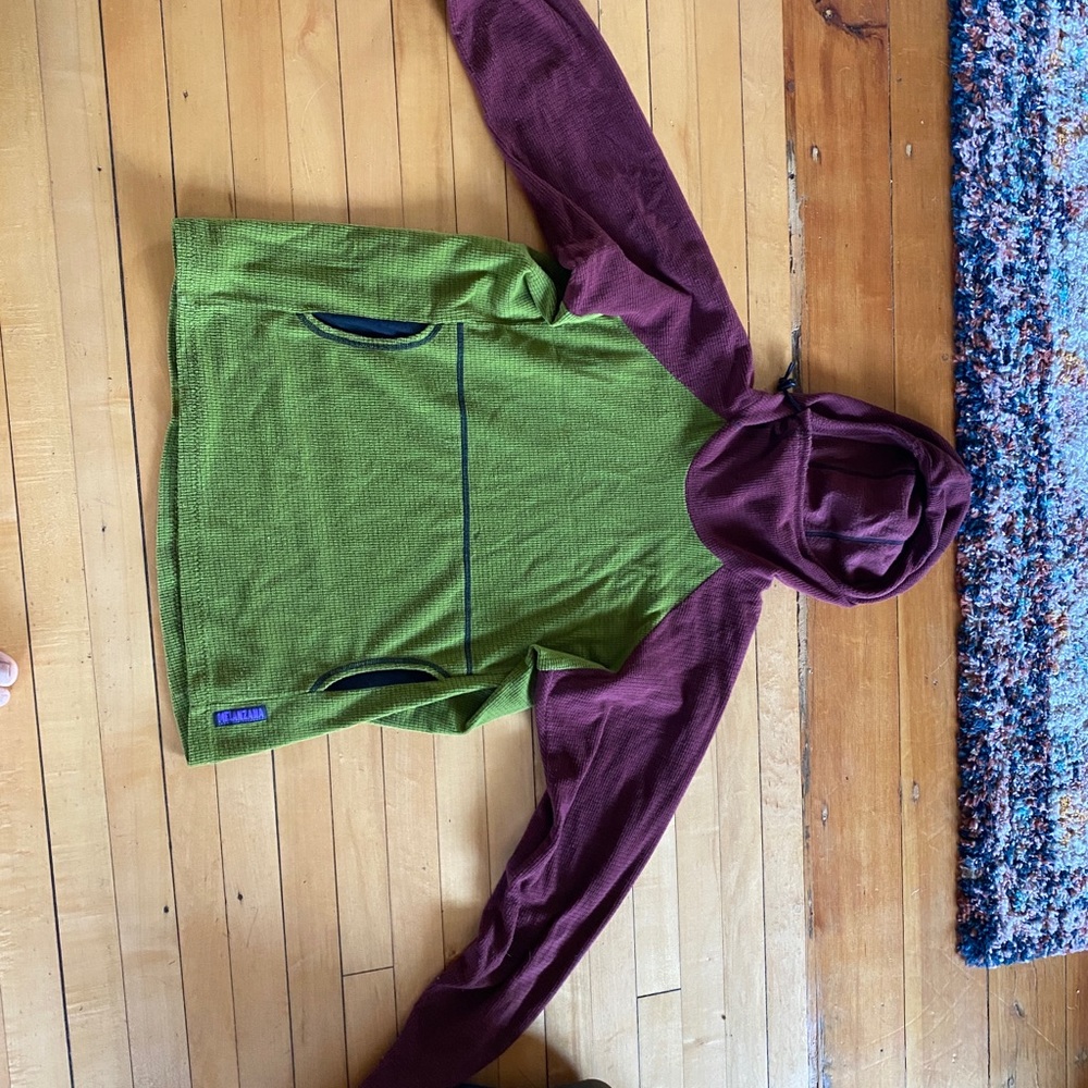 Size large mens melanzana